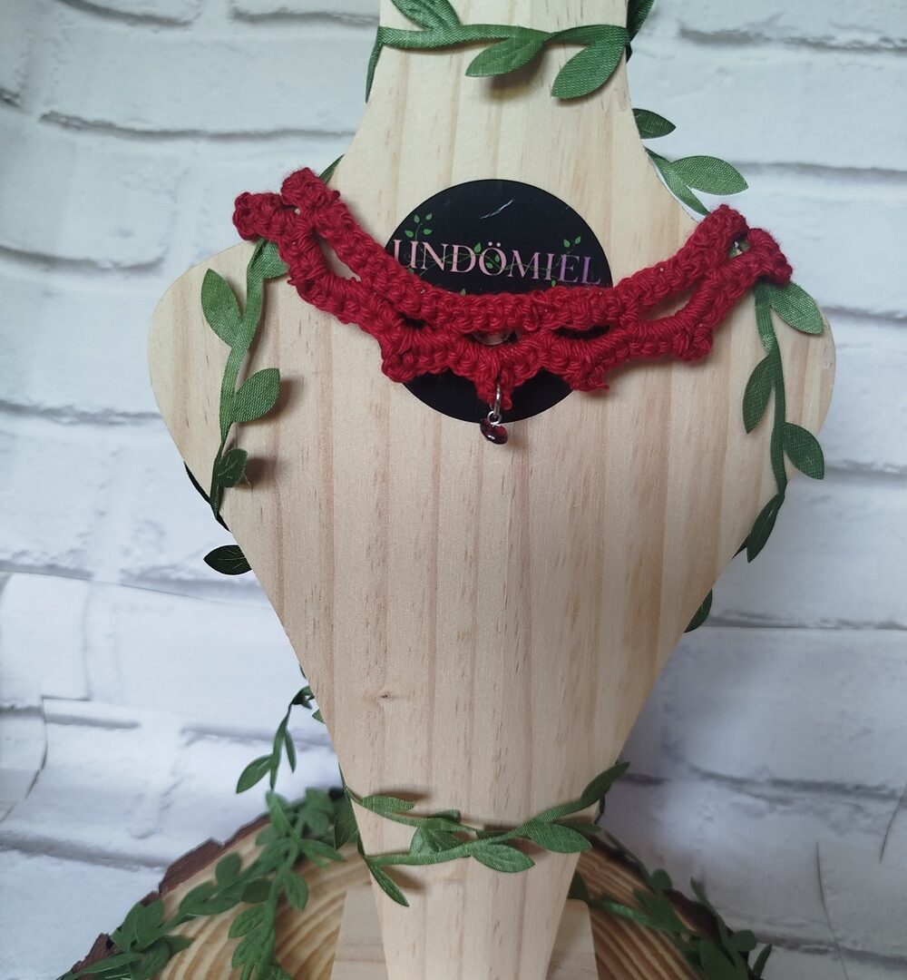 Collar Élfico Crochet Granate