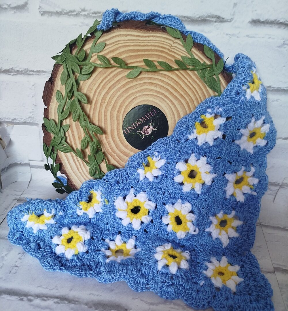 Pañoleta Élfica de Crochet (Azul Flores)