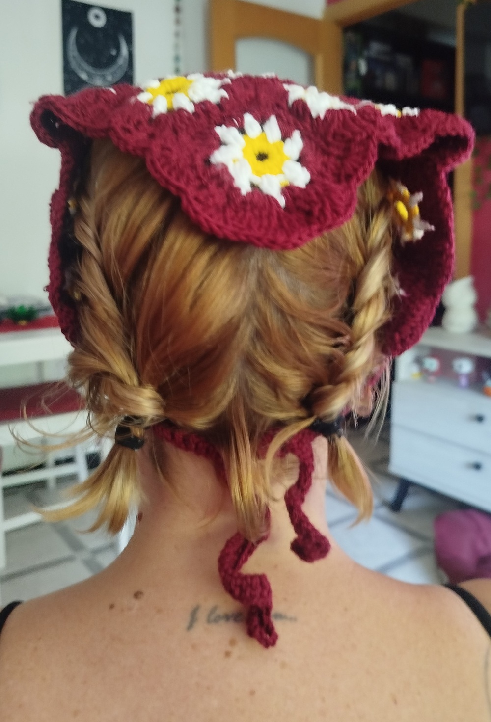 Pañoleta Élfica de Crochet (Granate Flores) - Imagen 4