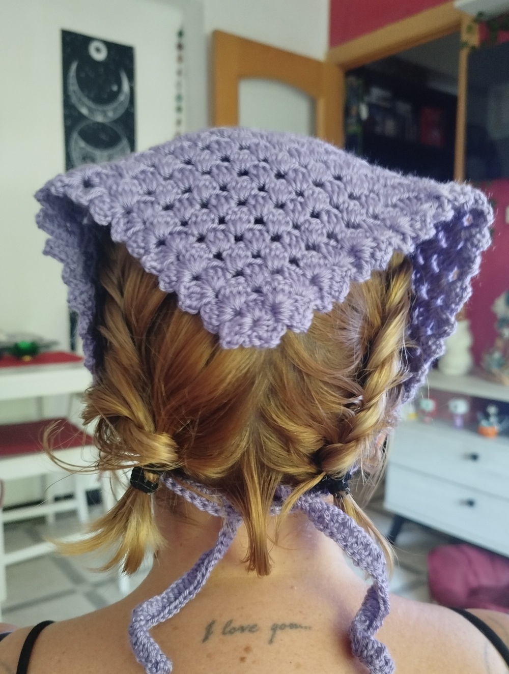 Pañoleta Élfica de Crochet Morada - Imagen 2