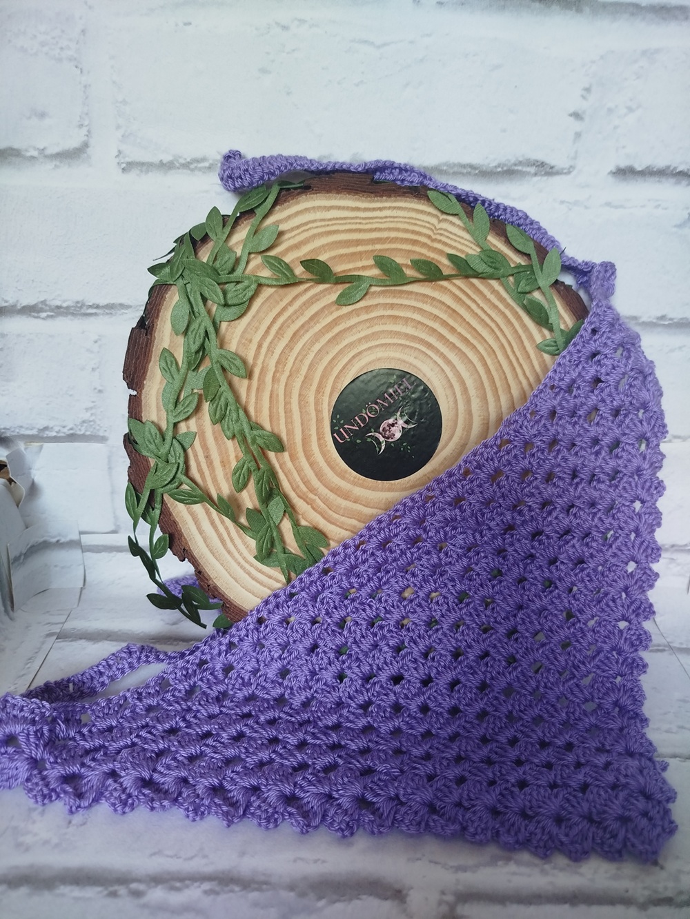 Pañoleta Élfica de Crochet Morada